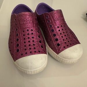 Native Kids Water Shoes in Sparkly Purple and White